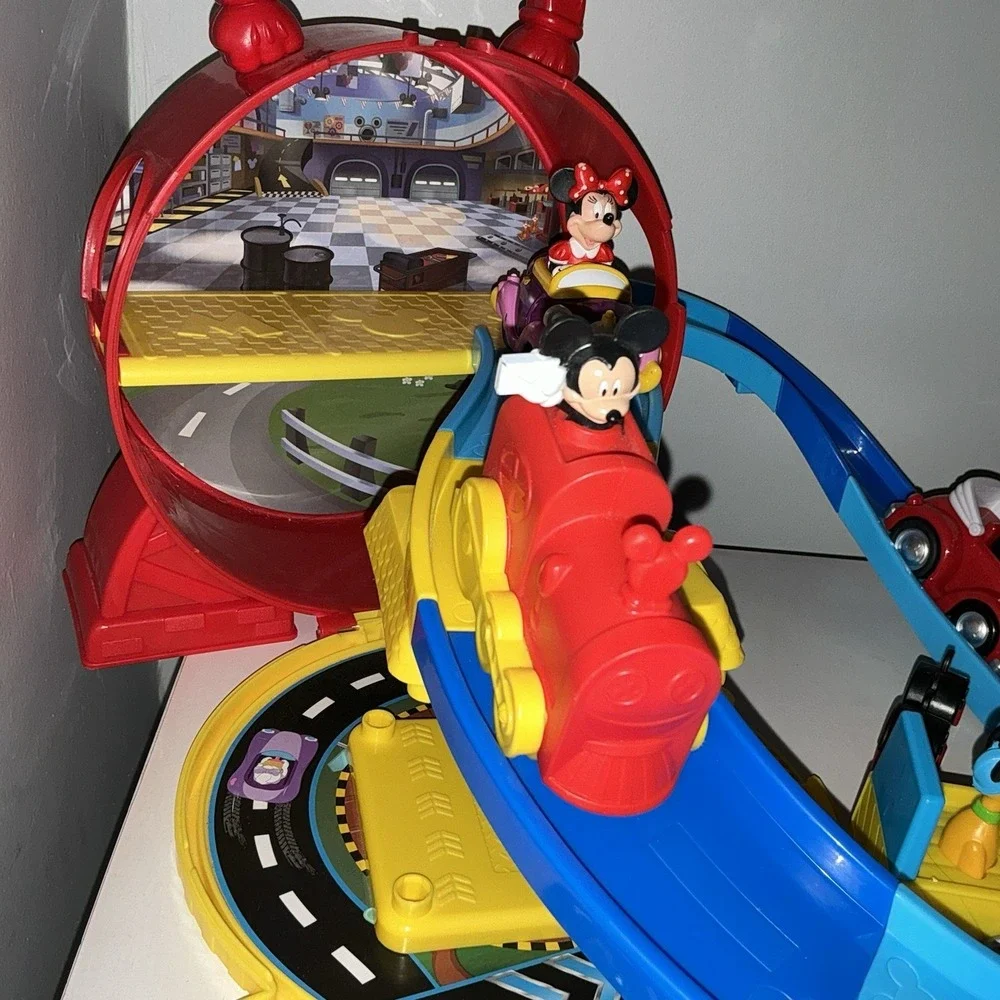 Disney‎ Junior Mickey Stow 'N Go Garage Tracks Case Roadster Racers Minnie Car